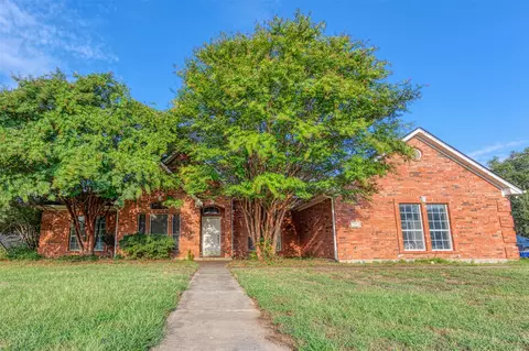 1400 N Saint Charles Ave, Pilot Point, TX 76258