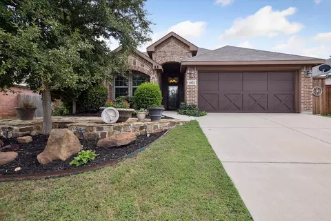 3933 Winter Springs Dr, Fort Worth, TX 76123