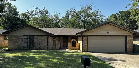 1306 Ashbury Ct, Arlington, TX 76015