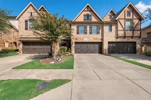 923 Brook Forest Ln, Euless, TX 76039