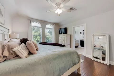 Bedroom - 923 Brook Forest Ln, Euless, TX 76039 photo 2 of 6
