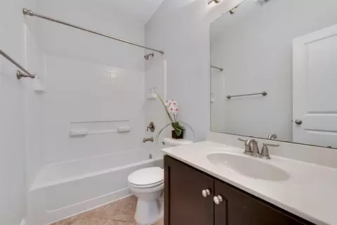 Bath - 923 Brook Forest Ln, Euless, TX 76039 photo 2 of 5