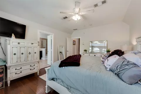 Bedroom - 923 Brook Forest Ln, Euless, TX 76039 photo 3 of 6