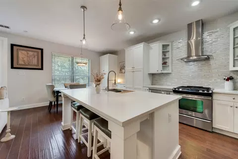 Kitchen - 923 Brook Forest Ln, Euless, TX 76039 photo 2 of 4