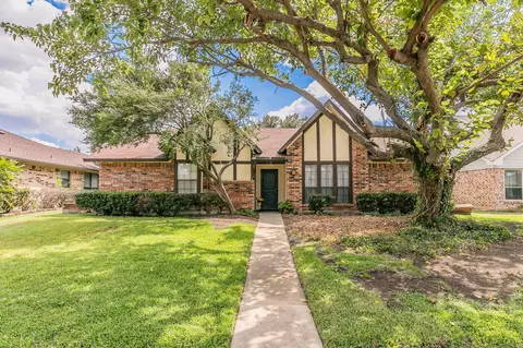 1708 Mayflower Dr, Carrollton, TX 75007