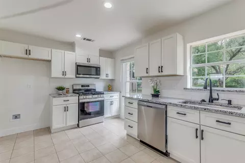 6616 Hovenkamp Ave, Richland Hills, TX 76118