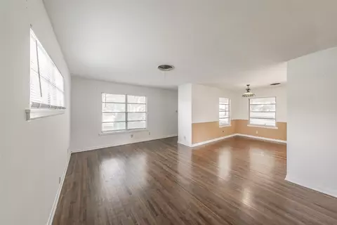 Living - 212 E 5th St, Springtown, TX 76082 photo 4 of 7