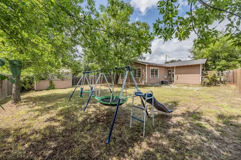 Exterior - 212 E 5th St, Springtown, TX 76082 photo 5 of 14