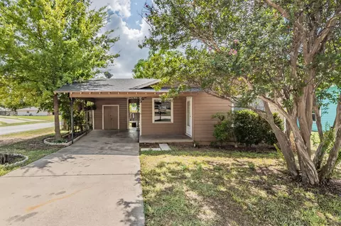Exterior - 212 E 5th St, Springtown, TX 76082 photo 11 of 14