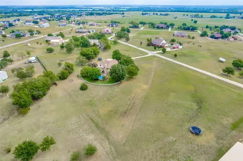 673 Peggy Ln, Gunter, TX 75058