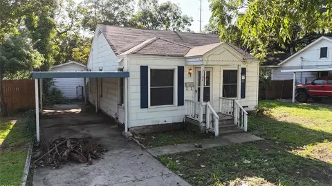 2104 Oakwood St, Haltom City, TX 76117