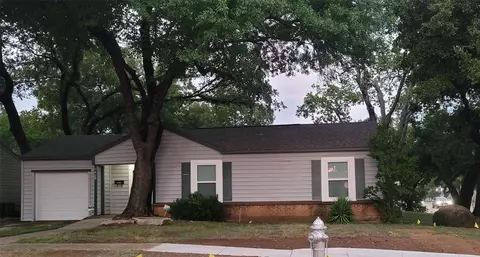1429 College St, Arlington, TX 76010
