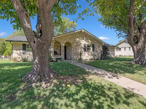 611 Hefner Dr, Allen, TX 75013