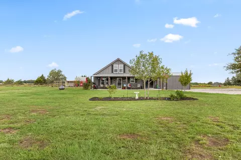 2321 Well Service Rd, Bowie, TX 76230