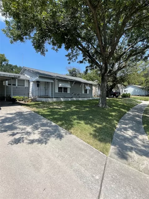 5017 Doyle St, Haltom City, TX 76117