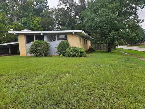 701 Meadowdale Pl, Shreveport, LA 71108