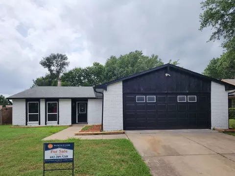 2652 Castanada Cir, Fort Worth, TX 76112