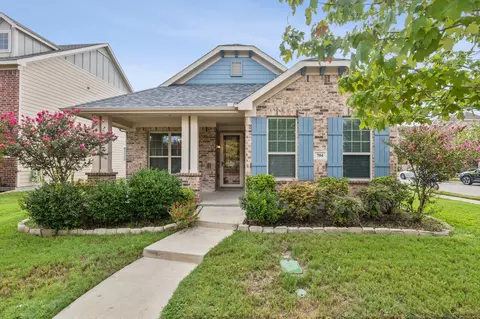 704 Whitemarsh Dr, Aubrey, TX 76227
