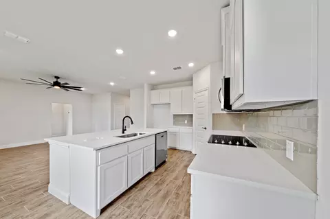 Kitchen - 1908 Nightfall Dr, Venus, TX 76084 photo 3 of 4