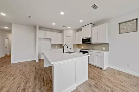 Kitchen - 1908 Nightfall Dr, Venus, TX 76084 photo 2 of 4