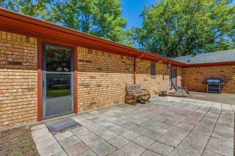 417 E White St, Pilot Point, TX 76258 photo 24
