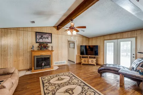 417 E White St, Pilot Point, TX 76258 photo 10