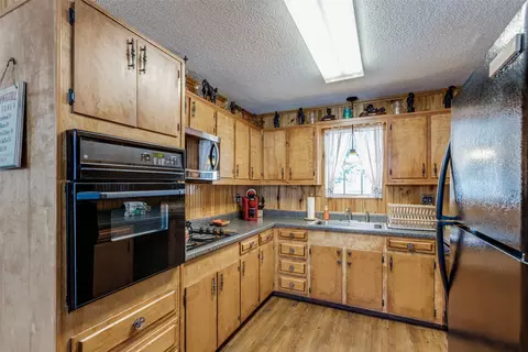 417 E White St, Pilot Point, TX 76258 photo 12