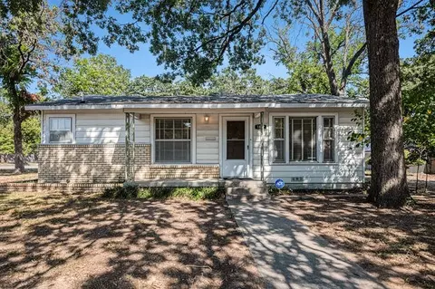 1862 Oakwood St, Haltom City, TX 76117