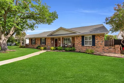 7626 La Bolsa Dr, Dallas, TX 75248