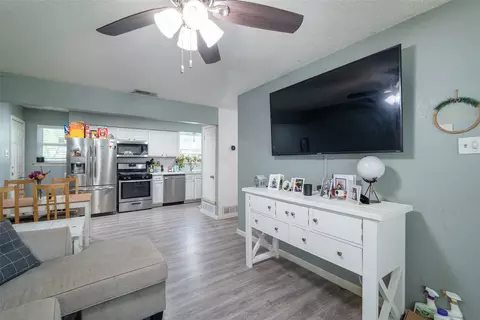 2219 Loyce Dr, Mesquite, TX 75149