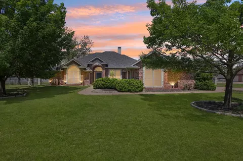5510 Flagstick Dr, Granbury, TX 76049