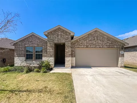 1902 Skylar Ln, Cleburne, TX 76033