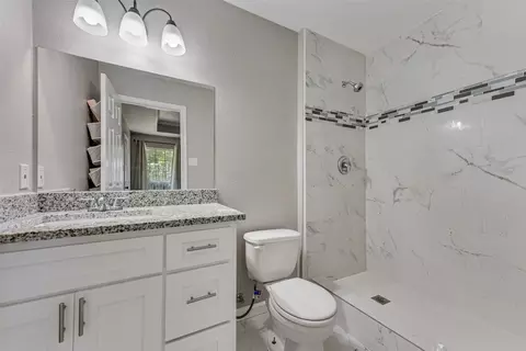 Bath - 407 Thomas St, Terrell, TX 75160 photo 2 of 2
