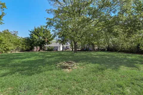 Exterior - 407 Thomas St, Terrell, TX 75160 photo 8 of 10