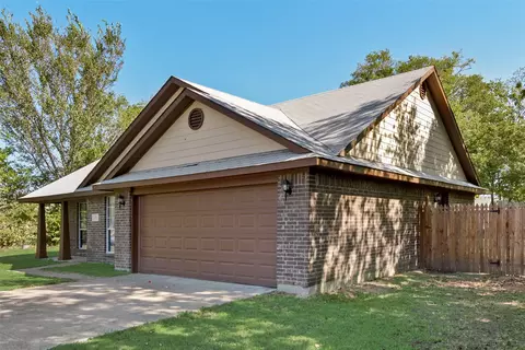 Exterior - 407 Thomas St, Terrell, TX 75160 photo 6 of 10