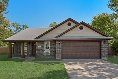 Exterior - 407 Thomas St, Terrell, TX 75160 photo 4 of 10