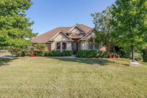 6204 Retreat Clubhouse Dr, Cleburne, TX 76033