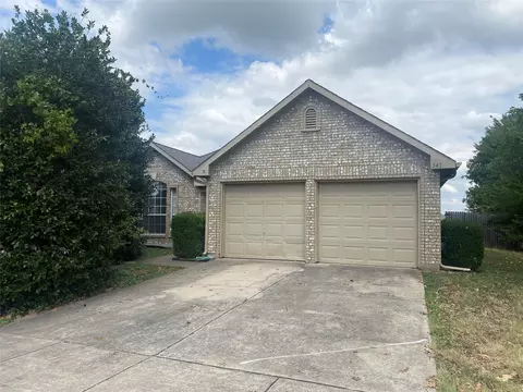 341 Pebblebrook Ln, Glenn Heights, TX 75154