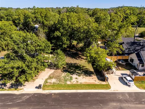 721 E Bullock Rd, Denison, TX 75021