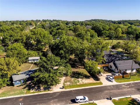 721 E Bullock Rd, Denison, TX 75021 photo 3