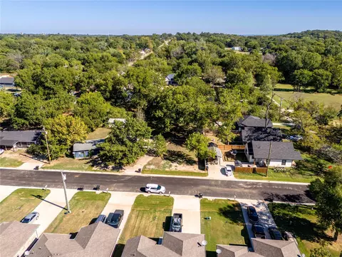 721 E Bullock Rd, Denison, TX 75021 photo 5