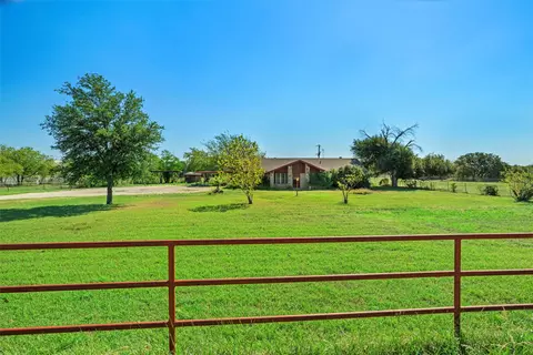 1925 Silver Creek Azle Rd, Azle, TX 76020