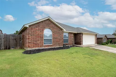 5217 Malibu St, Fort Worth, TX 76244