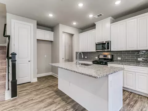 580 Hutchinson Ln, Lewisville, TX 75077
