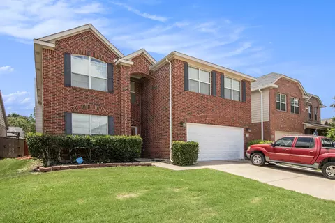 9121 Brook Hill Ln, Fort Worth, TX 76244