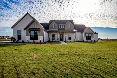 131 Muscogee Dr, Waxahachie, TX 75165