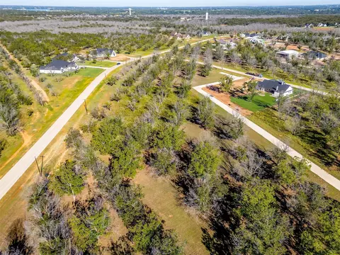 8412 W Landings Rd, Granbury, TX 76049