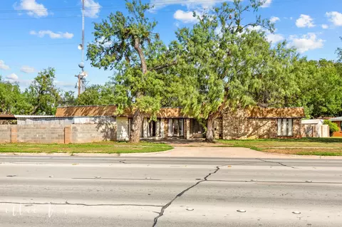 1394 S Pioneer Dr, Abilene, TX 79605