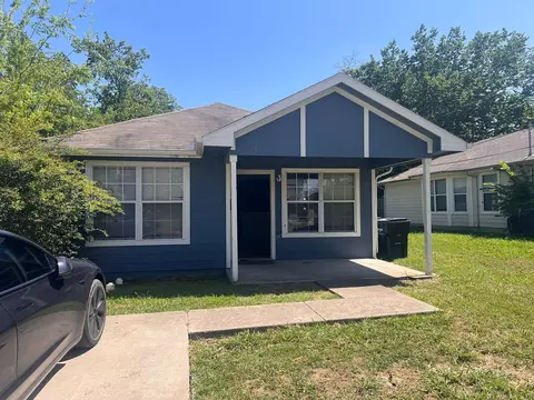 1323 Hemphill St, Greenville, TX 75401