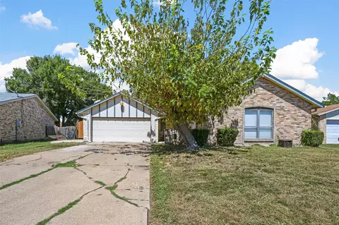 646 Lynne Dr, Grand Prairie, TX 75052